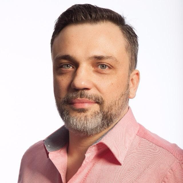 Adrian Fortescu